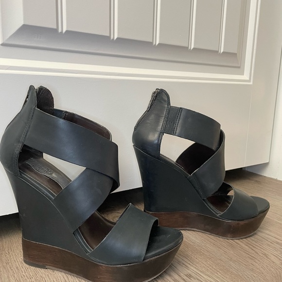 Wedge sandal women’s size 7 - Picture 3 of 8